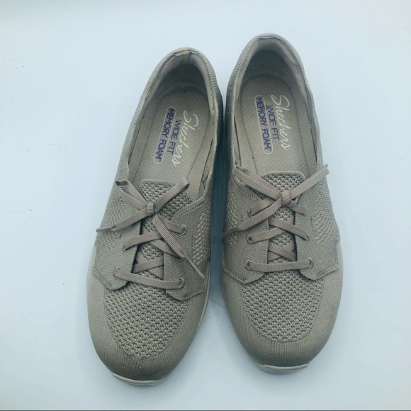 Skechers Womens Sneakers Memory‎ Foam Scalloped Edge Stretch Beige Size 9W - Picture 8 of 13